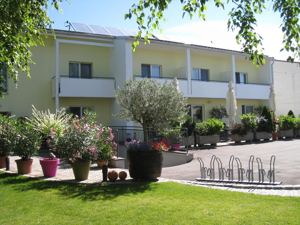 Pension Schmidt Podersdorf am See Exterior photo